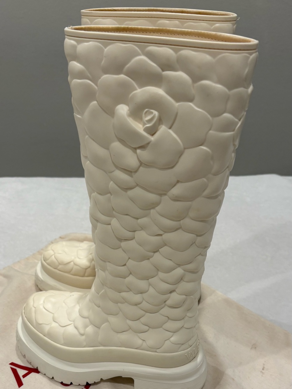 Valentino Garavani Atelier 03 Rose Edition Ivory Rubber Rain Boots Size 36